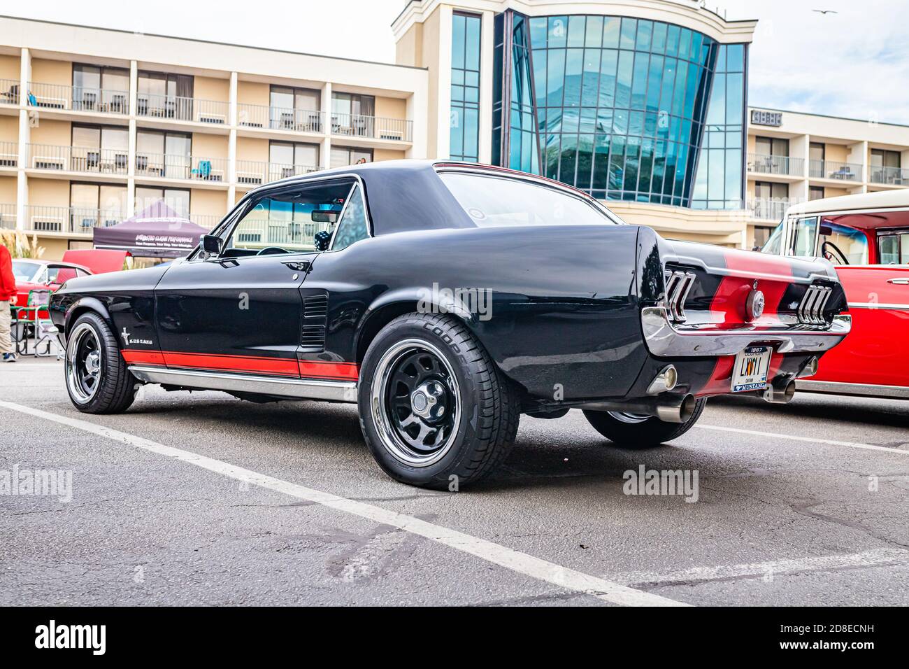 Tybee Island, GA - 3 ottobre 2020: 1967 Ford Mustang hardtop coupé ad una mostra locale di auto. Foto Stock