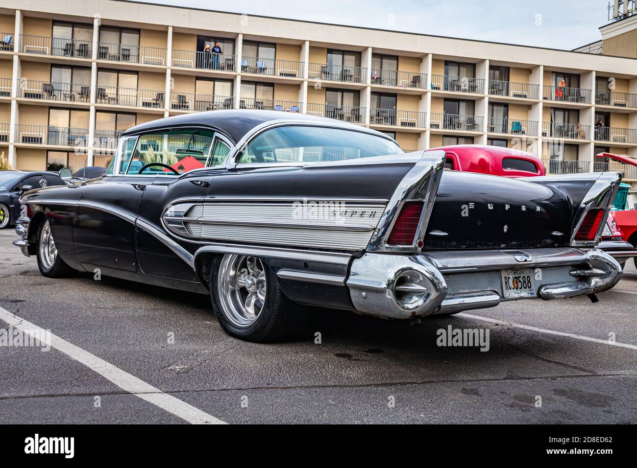 Tybee Island, GA - 3 ottobre 2020: 1958 Buick Super Riviera hardtop coupé ad una mostra locale di auto. Foto Stock
