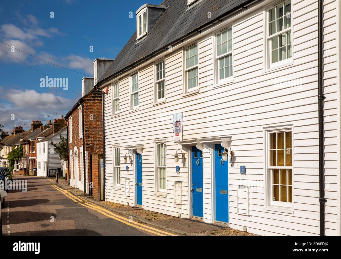 Regno Unito, Kent, Whitstable, Island Wall, edifici di nuova costruzione con strutture tradizionali Foto Stock