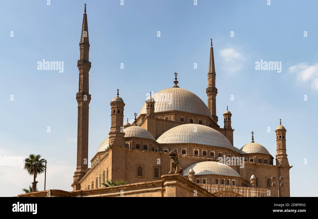 La grande moschea di Muhammad Ali Pasha o la moschea di alabastro situato sulla cima della cittadella, questa moschea ottomana, con il suo animato una silhouette Foto Stock