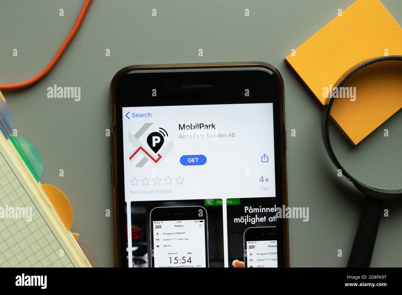 New York, USA - 26 Ottobre 2020: Logo dell'app mobile MobilPark sullo schermo del telefono primo piano, editoriale illustrativo Foto Stock