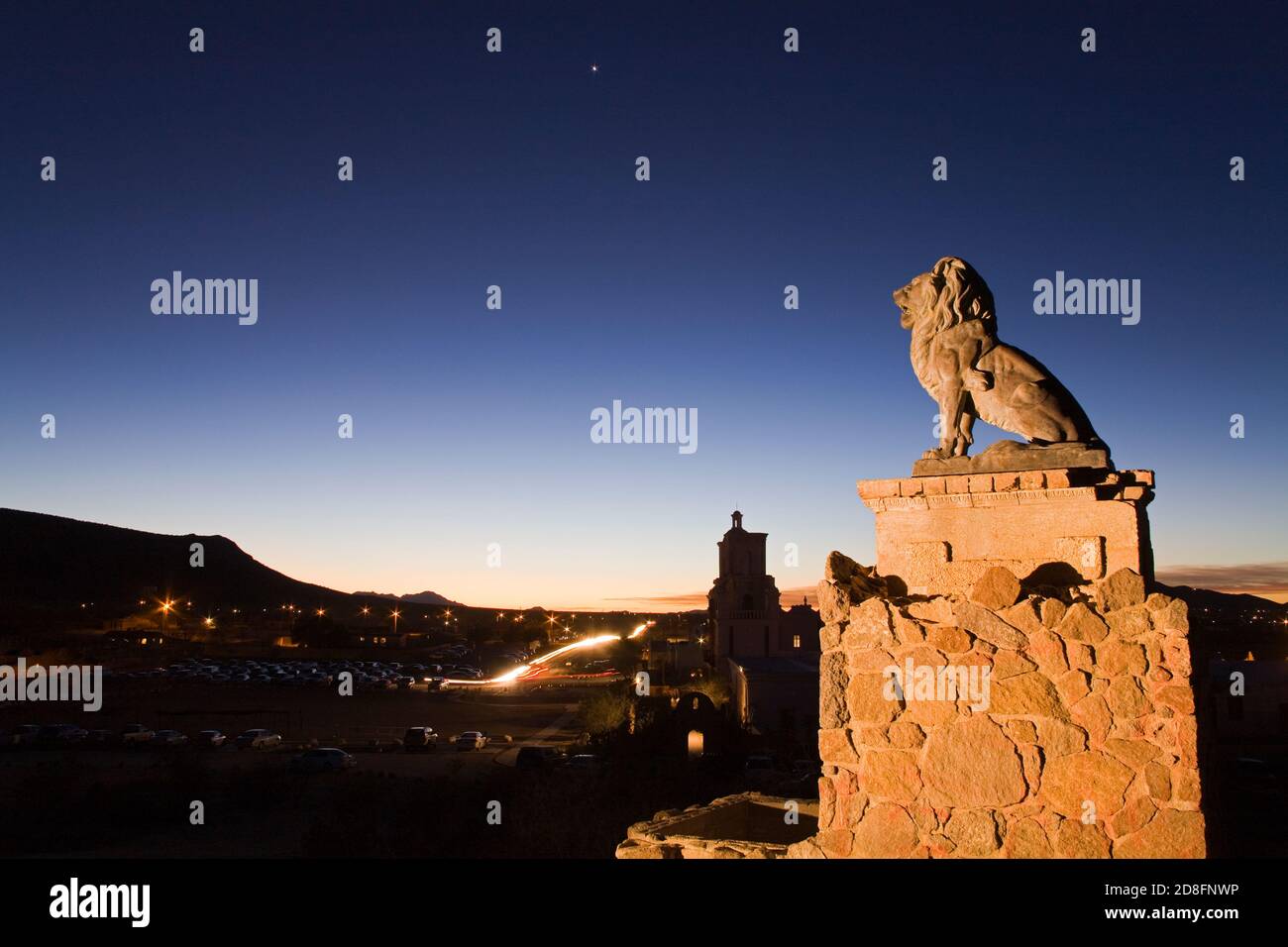 Grotta Hill, la Missione di San Xavier del Bac, Tucson, Arizona, Stati Uniti d'America Foto Stock