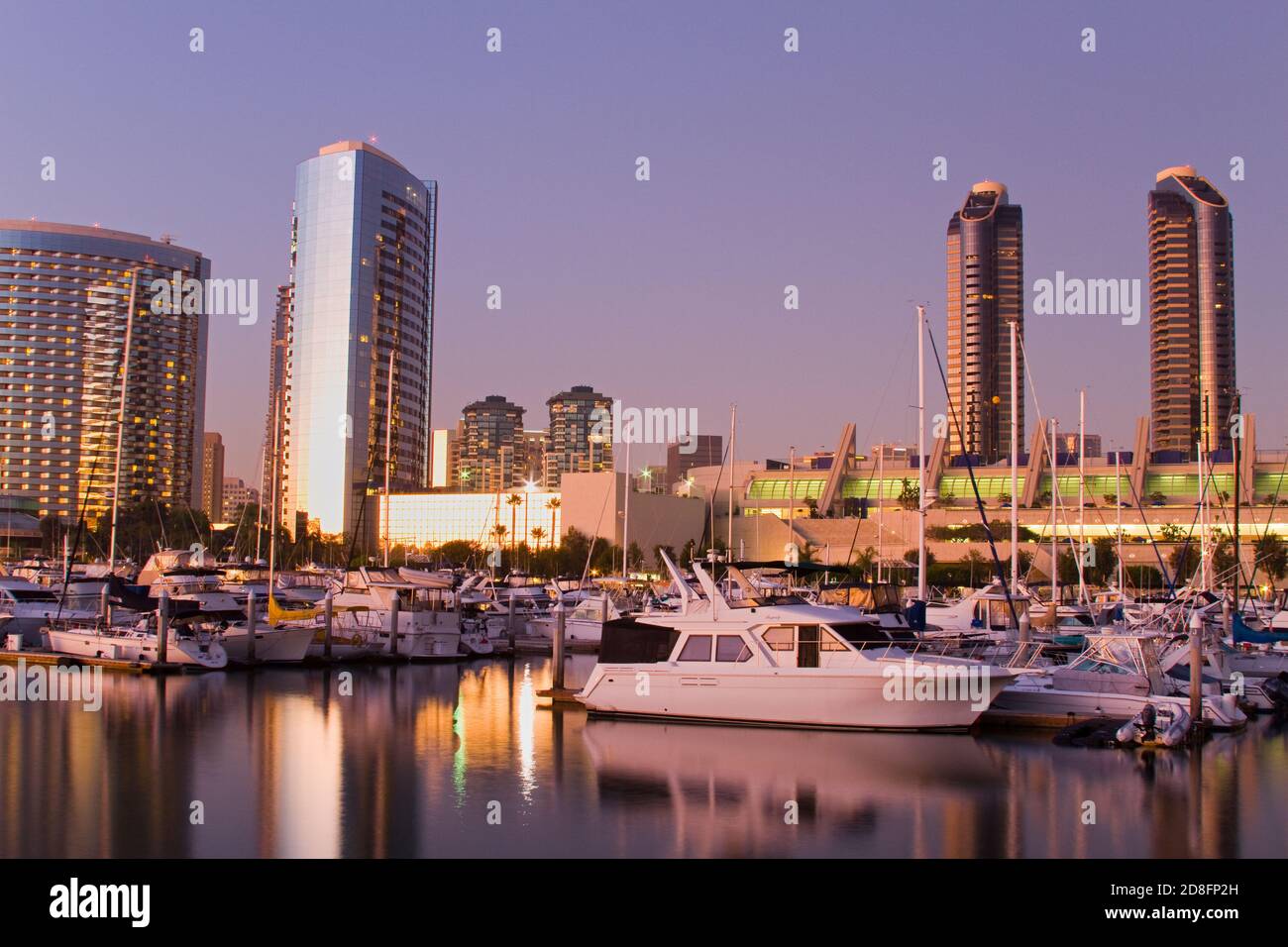 Il Marriott Hotel & Harbour Club torri sull'Embarcadero Marina, San Diego, California, Stati Uniti d'America Foto Stock