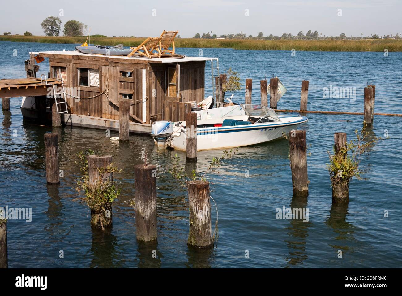 Houseboat su Brannan Island, Sacramento Delta Scenic Drive, CALIFORNIA, STATI UNITI D'AMERICA Foto Stock