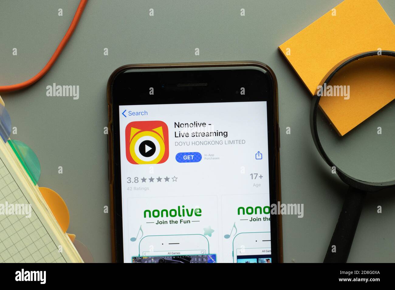 New York, USA - 26 ottobre 2020: Logo dell'app mobile Nonolive Live streaming sullo schermo del telefono, editoriale illustrativo Foto Stock