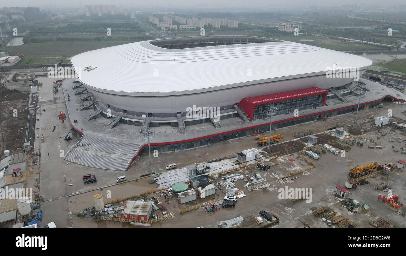 Veduta aerea dello stadio di calcio di Pudong, dove si terrà il campionato mondiale della Lega delle leggende a Shanghai, Cina, 18 settembre 2020. Foto Stock