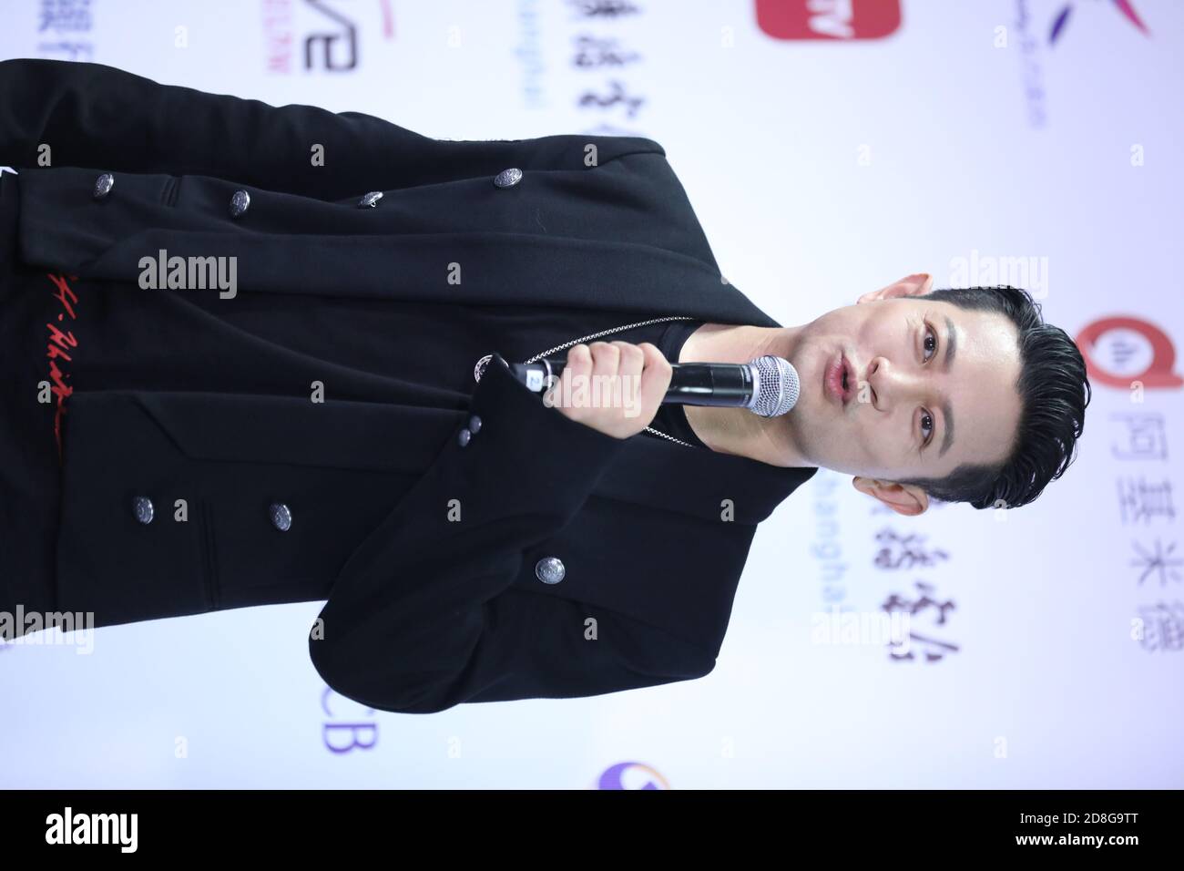 Il cantante e produttore cinese Luo Zhongxu partecipa alla cerimonia Love radio Award a Shanghai, Cina, 19 settembre 2020. Foto Stock