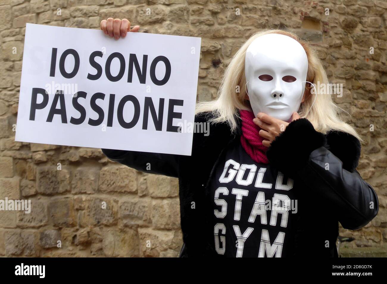 Italia, Arezzo, 29 ottobre 2020 : emergenza Covid-19. Protesta degli operatori culturali e delle palestre contro la chiusura di cinema, teatri, scuole di danza e palestre. Il Governo italiano ha deciso, con un nuovo decreto, altre restrizioni per contrastare la diffusione della Foto del Covid-19 © Daiano Cristini/Sintesi/Alamy Live News Foto Stock