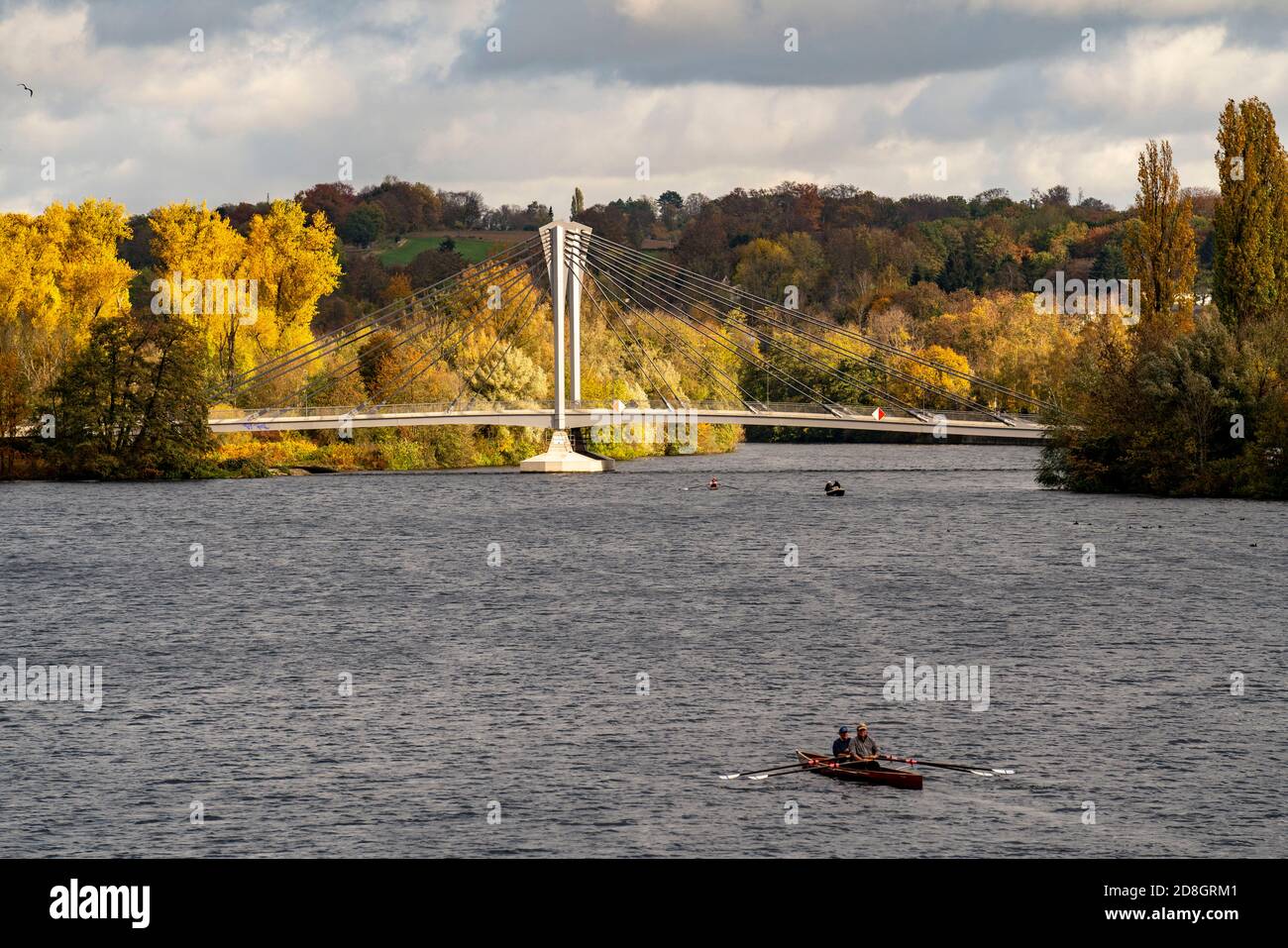 Lago Baldeney, parte più settentrionale, quartiere di Heisingen, ponte sulla Ruhr, nuovo Kampmanns Brücke, Essen, autunno, NRW, Germania, Foto Stock