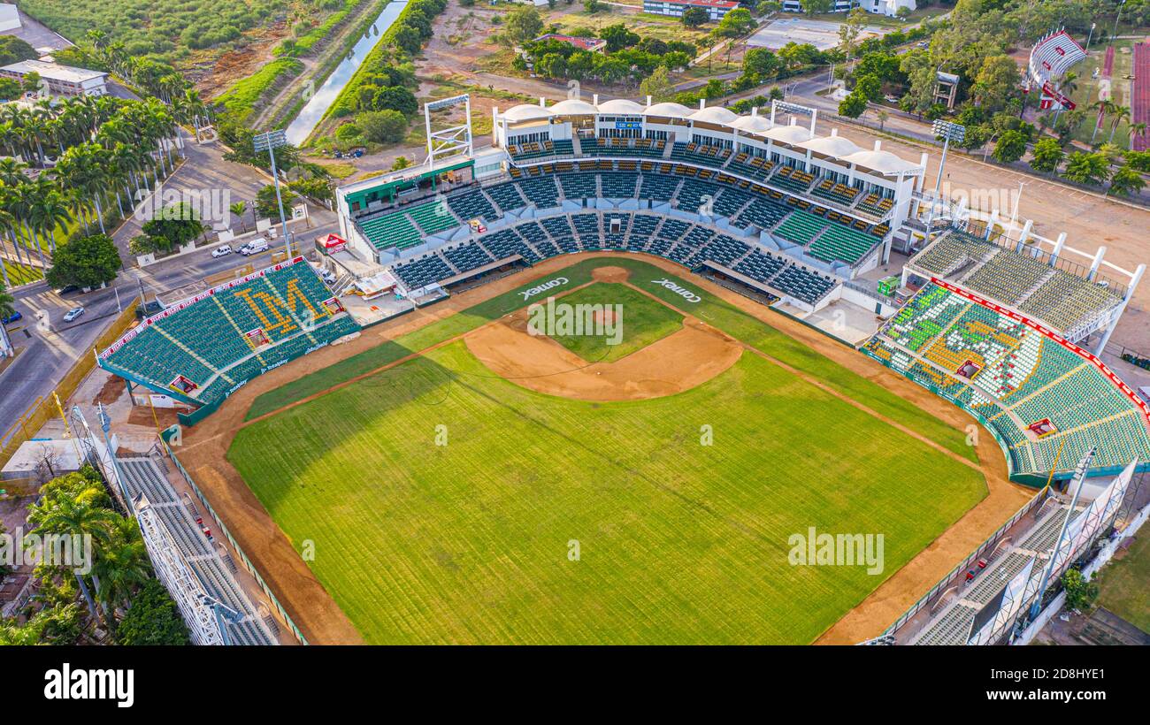 Veduta aerea dello stadio Emilio Ibarra Almada, sede della squadra di baseball professionale Los Cañeros de los Mochis della Mexican Pacific League il 30 ottobre 2020 a Los Mochis, Sinaloa Messico .. © .. (Foto di Luis Gutierrez). KEYWORDS: Complesso sportivo, sport, stadi, campo, campo, campo, campo da gioco, colosseo, bleachers, recinzione, impianto sportivo, vista aerea del estadio Emilio Ibarra Almada casa del equipo profecional de beisbol los Cañeros de los Mochis de la Liga Mexicana del Pacifico el 30 de Ocre 2020 en los Mochis, Sinaloa Messico..©..( Foto di Luis Gutierrez). PALABRASCLAVES: Compl Foto Stock