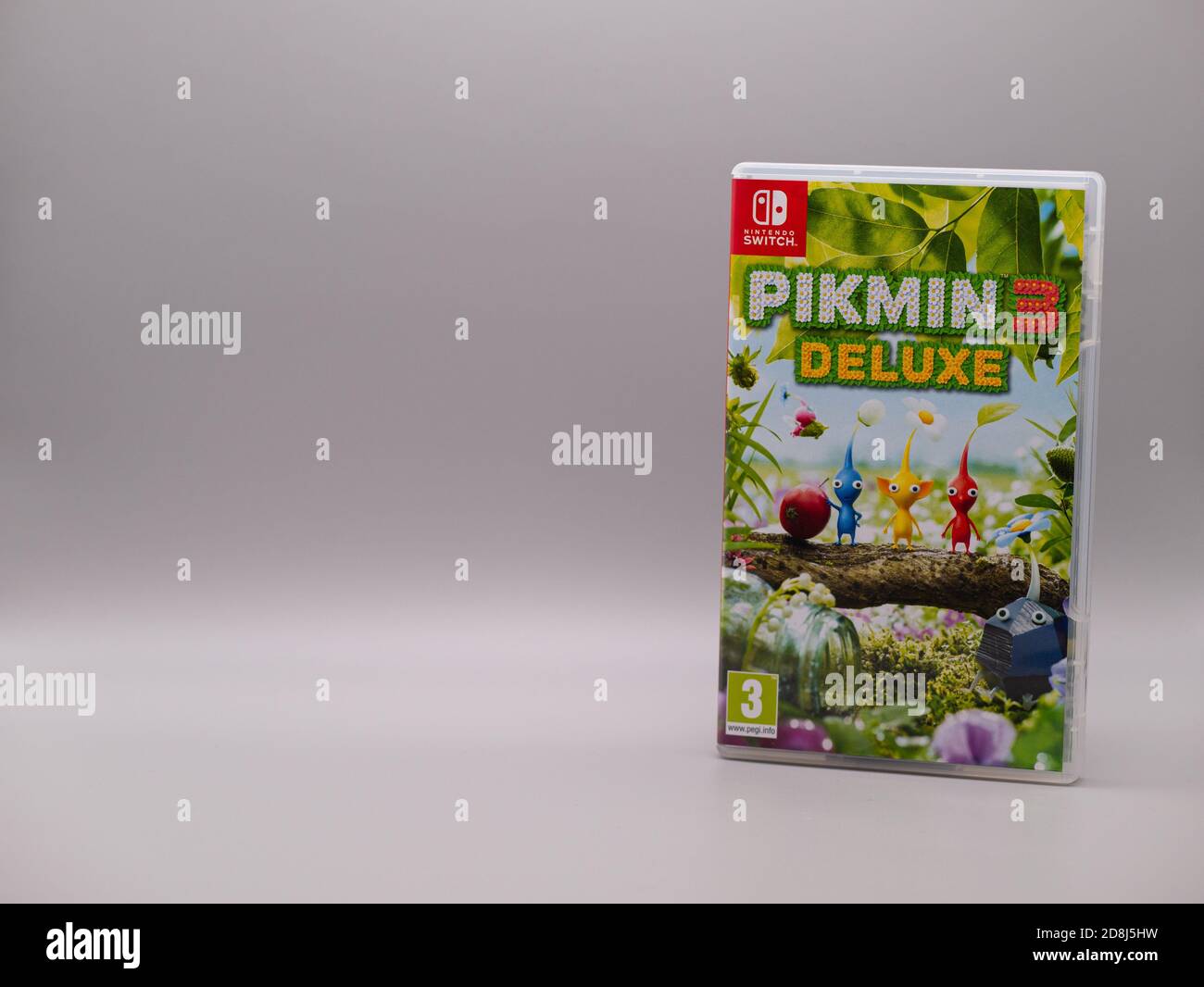 30 Ottobre 2020, UK - Pikmin 3 Deluxe Nintendo Switch Game con spazio per il testo su bianco Foto Stock