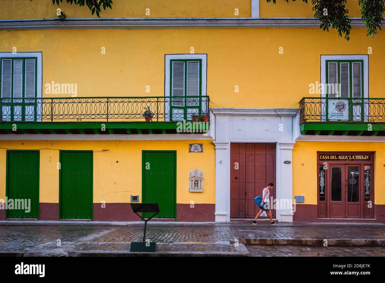 Particolare di casa con architettura coloniale su Bishop's Street. La Habana - la Havana, Cuba, America Latina e Caraibi Foto Stock