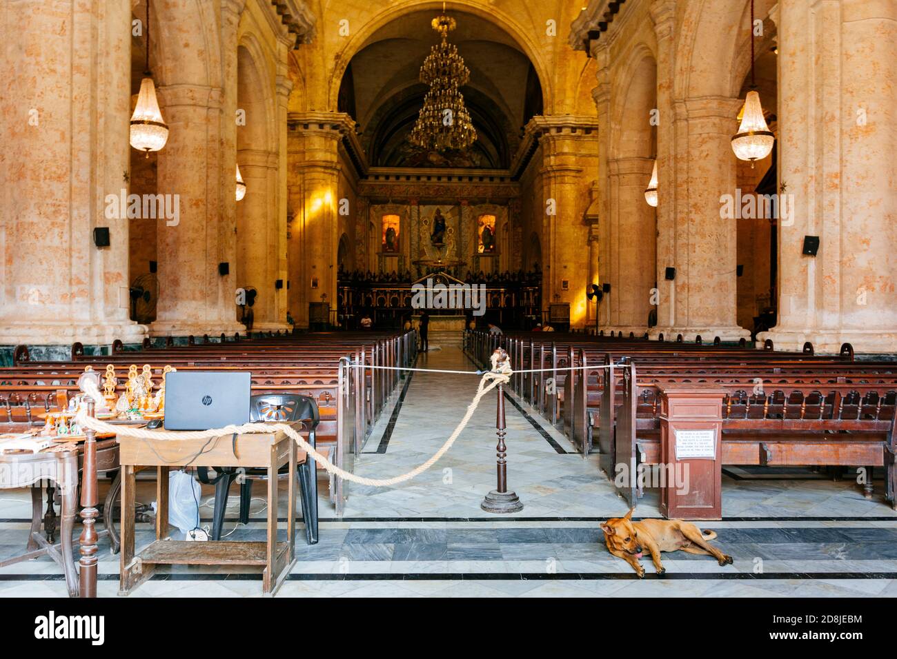 Navata della Cattedrale di l'Avana, Catedral de San Cristobal, si trova nella Plaza de la Catedral in Calle Empedrado, tra San Ignacio y Mercaderes, Old Foto Stock