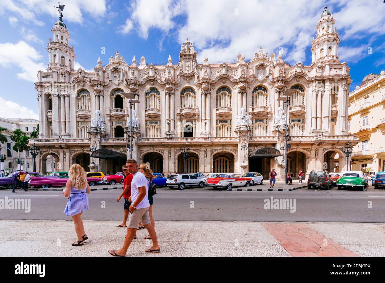 Il Grande Teatro dell'Avana "Alicia Alonso", sede del Balletto Nazionale di Cuba, è una delle principali istituzioni culturali del cittadino cubano Foto Stock