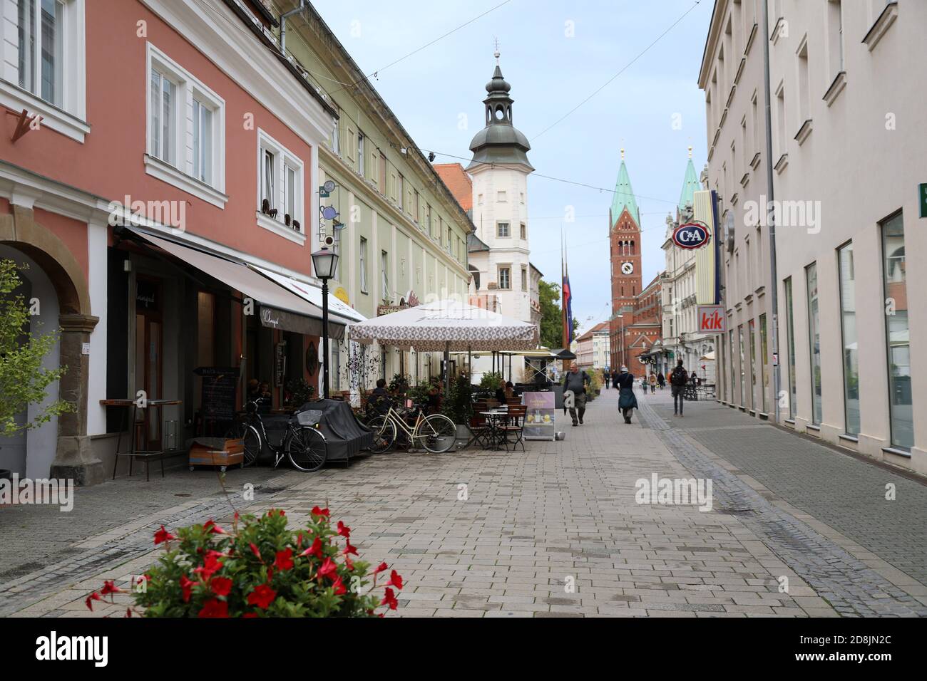 Strada del centro città libera dal traffico a Maribor in Slovenia Foto Stock