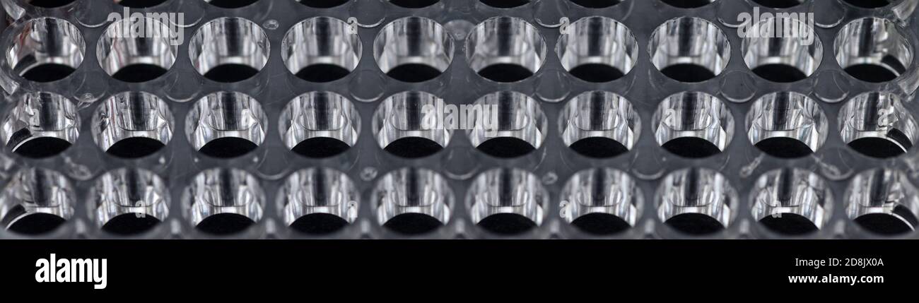 il dettaglio di un espositore in plastica crea una struttura industriale sfondo Foto Stock