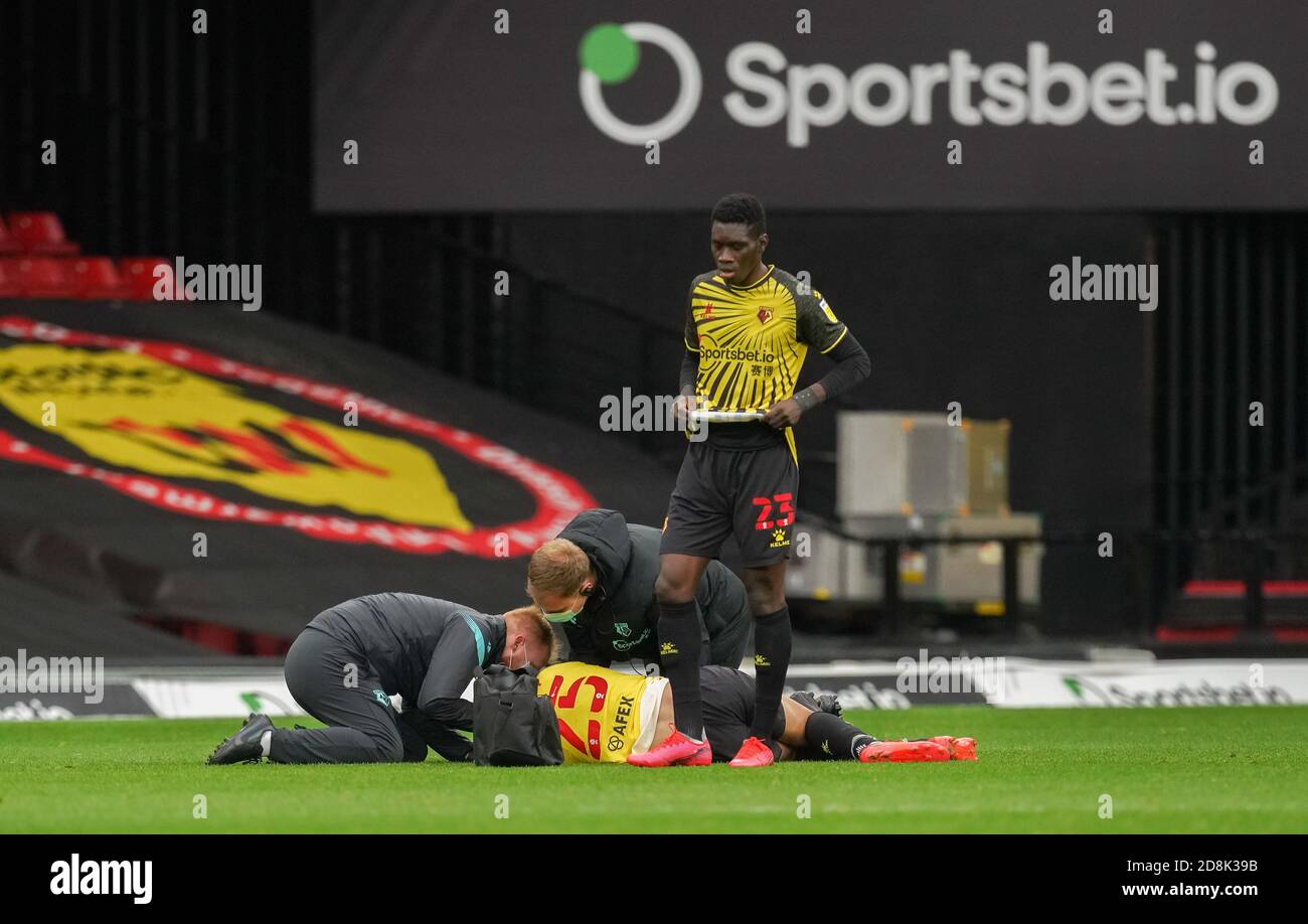 Stipe Perica (25) di Watford è trattato per un battito. Foto Stock