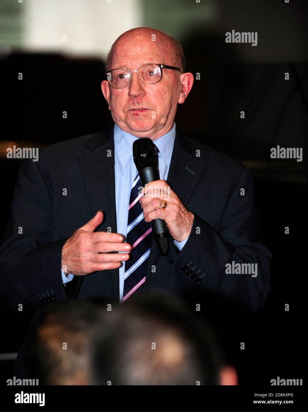 Nobby Stiles parla ad un pranzo sportivo a Londra. Una delle sue ultime apparizioni. Foto Stock