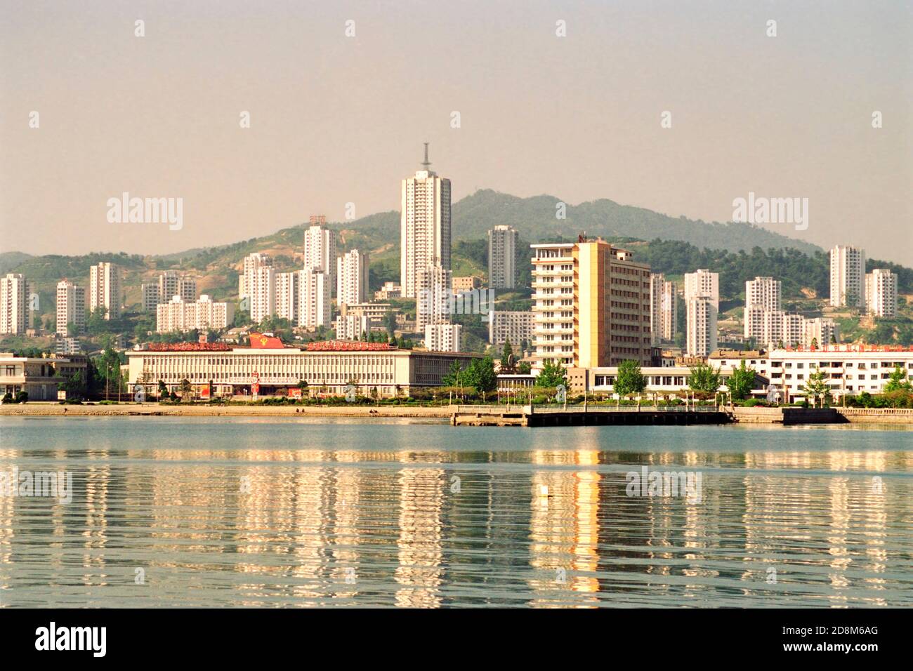 Una vista mattutina di Wonsan, Corea del Nord Foto Stock