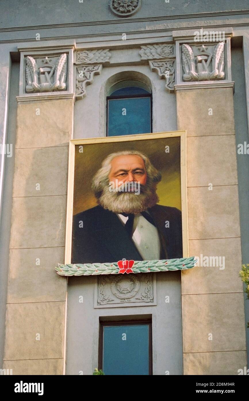 Ritratto di Karl Marx, Piazza Kim il-Sung, Pyongyang Foto Stock