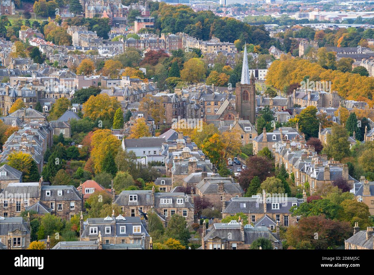 Vista di grandi case nel quartiere Morningside di Edimburgo, Scozia, Regno Unito Foto Stock