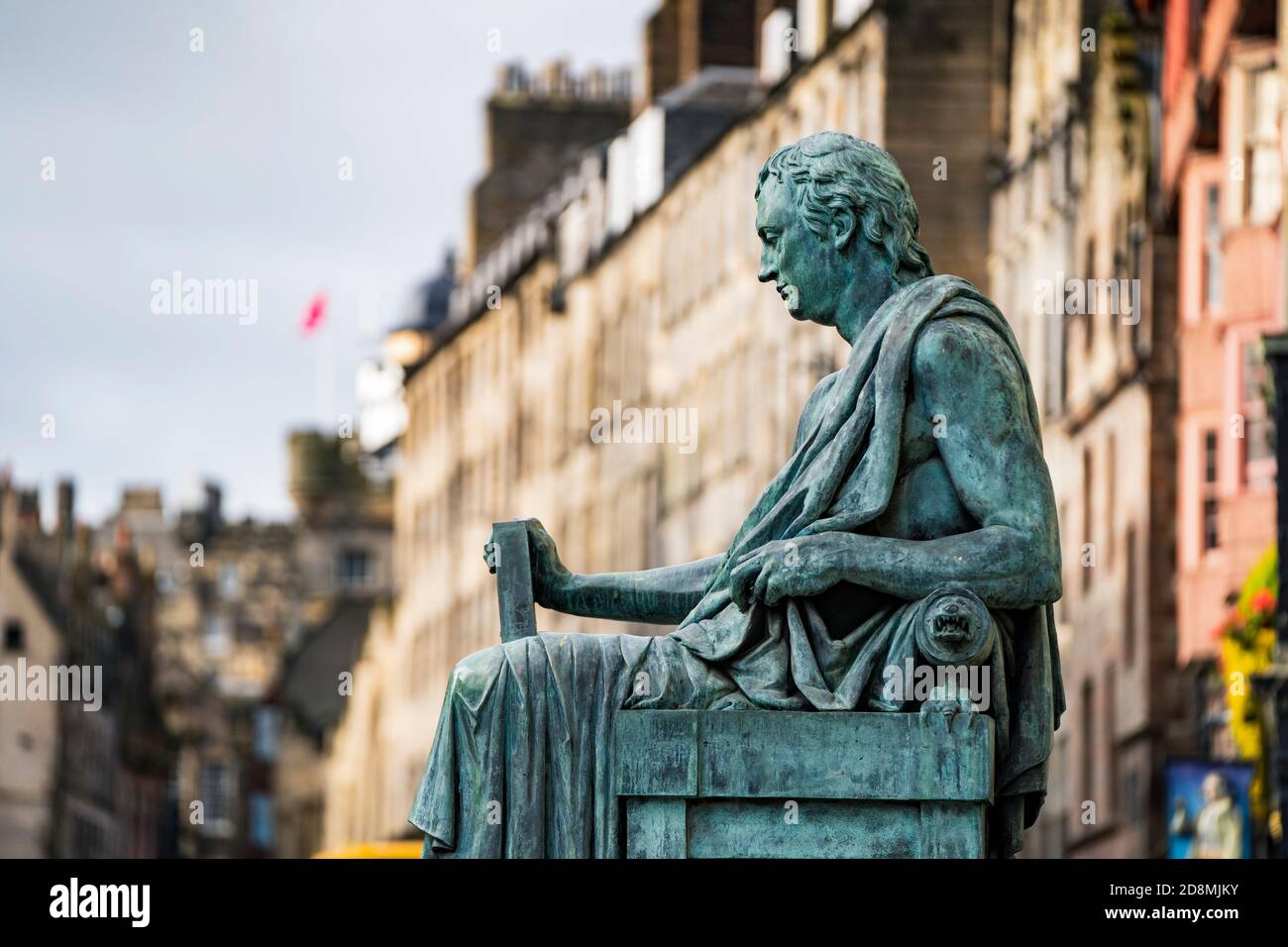 Statua del filosofo David Hume sul Royal Mile a Edimburgo, Scozia, Regno Unito Foto Stock