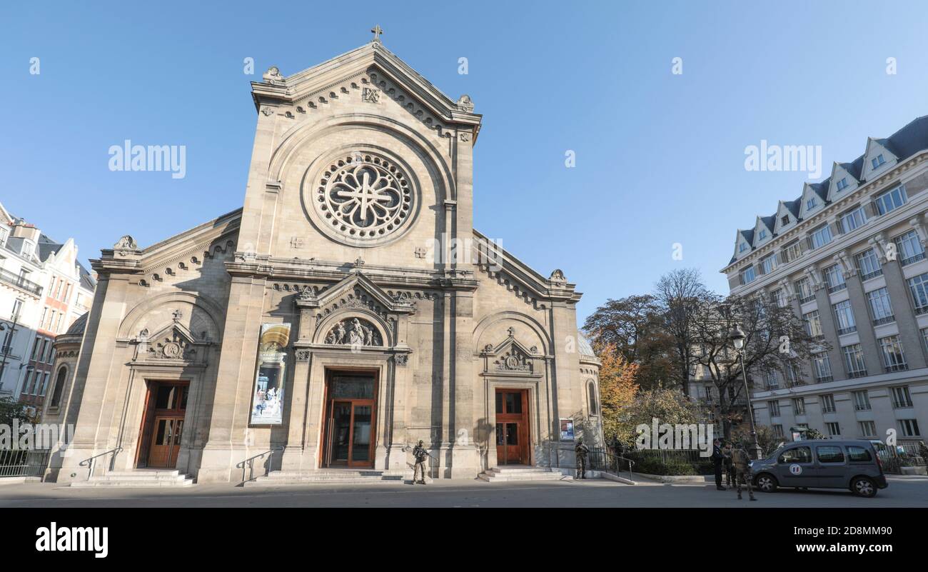 LA FRANCIA RAFFORZA LA SICUREZZA PER LE SUE CHIESE DOPO UN BELL'ATTACCO Foto Stock