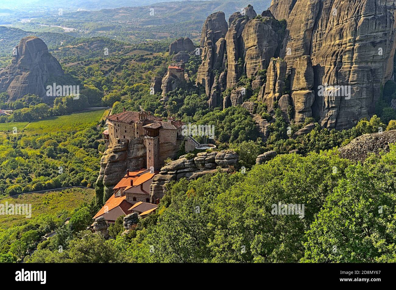 Monastero Santo di San Nicola e Monastero di Rousanou una giornata di sole Foto Stock