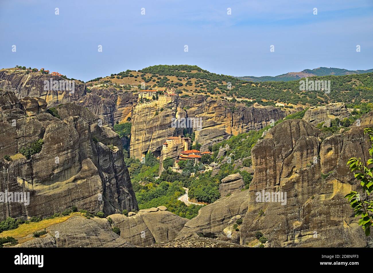Monastero di Varlaam, Monastero Santo di San Nicola, e Megalo Meteoreo all'alba Foto Stock