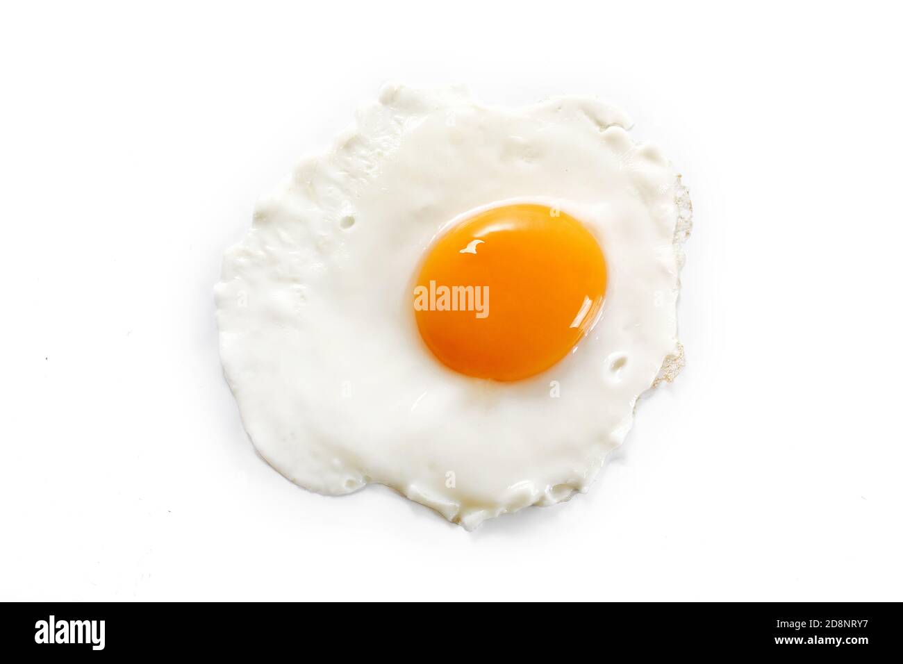 uova fritte isolate su sfondo bianco, colazione, uova Foto Stock