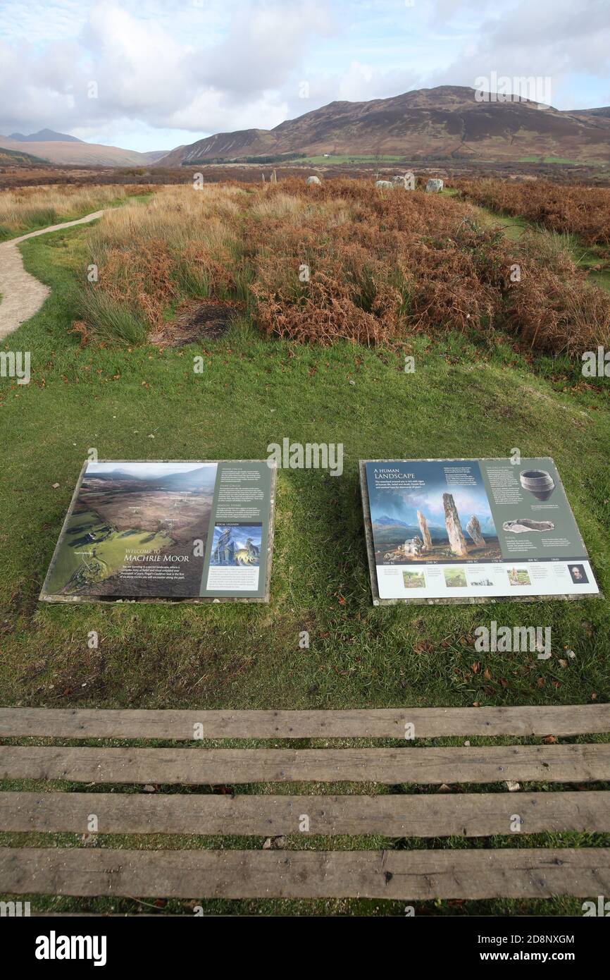 Isola di Arran, Ayrshire, Scozia, UK , Machrie Moor Stone Circle e pietre in piedi dal 3500 al 1500 a.C. Scheda informativa sui Monumenti programmati Foto Stock