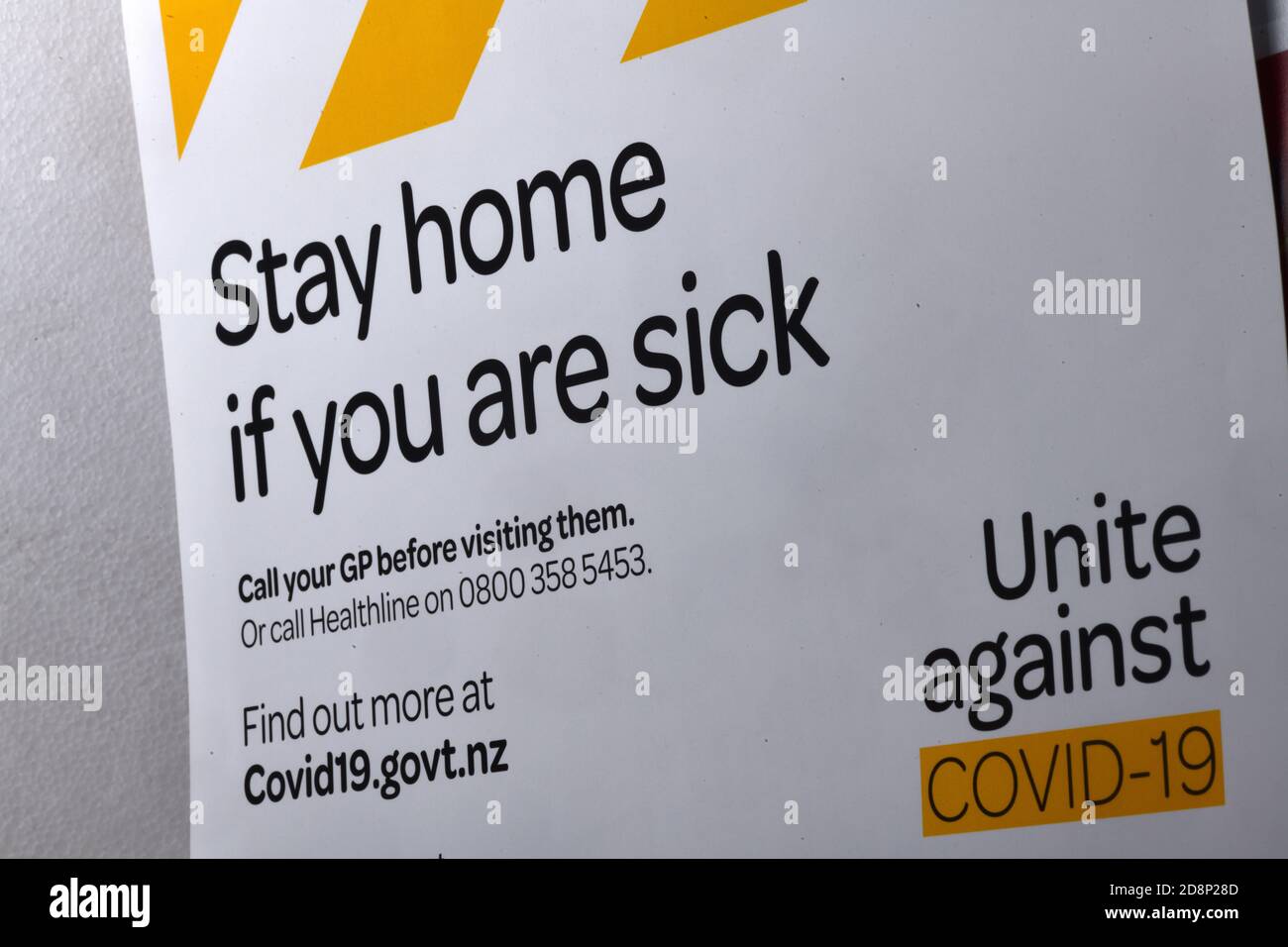 La segnaletica avverte la gente di mantenere la distanza sociale durante il blocco di Covid 19 in Nuova Zelanda, 2020 Foto Stock