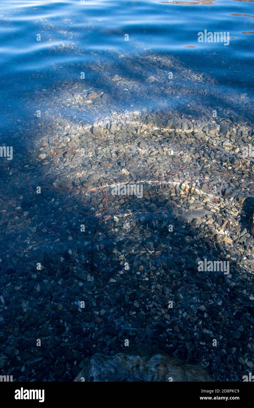 Il lago di Chert è un lago alpino della contea di Mono, California, USA, che funge da punto di partenza per escursioni nella riserva naturale John Muir della Sierra orientale. Foto Stock