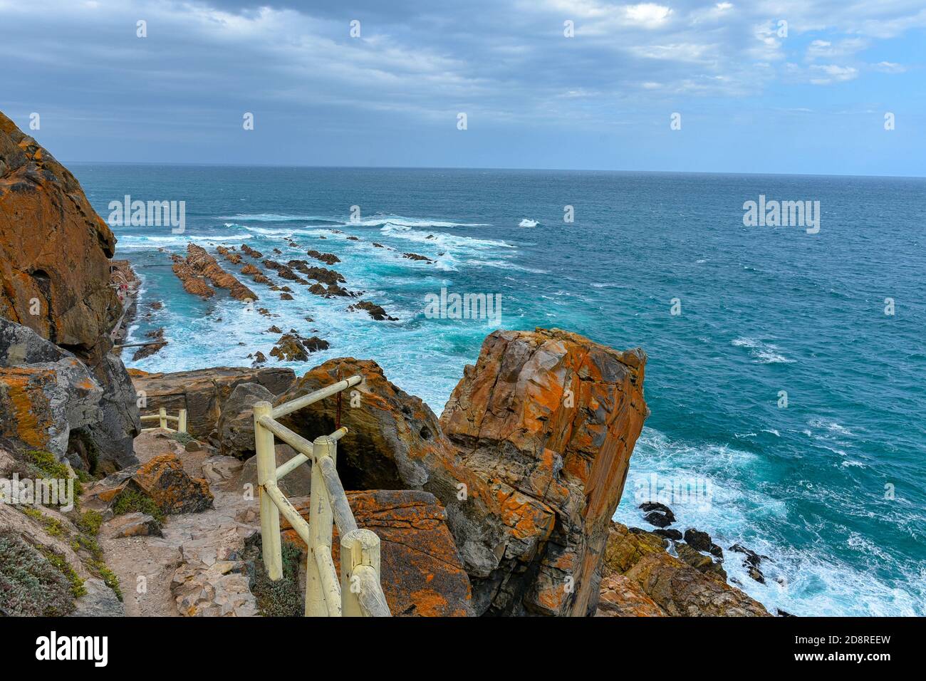 La magnifica vista dal faro di Cape St Blaize, Mossel Bay, Garden Route, Sud Africa Foto Stock