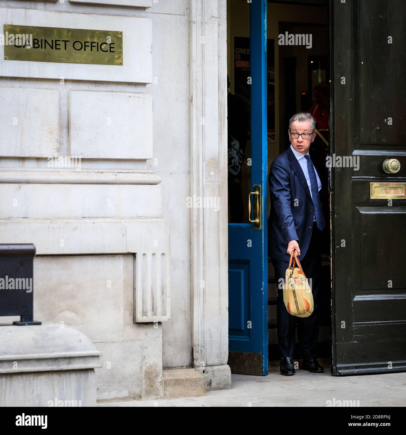 Michael Gove MP, politico del Partito conservatore britannico, Cancelliere del Ducato di Lancaster esce dal Gabinetto a Westminster, Londra Foto Stock