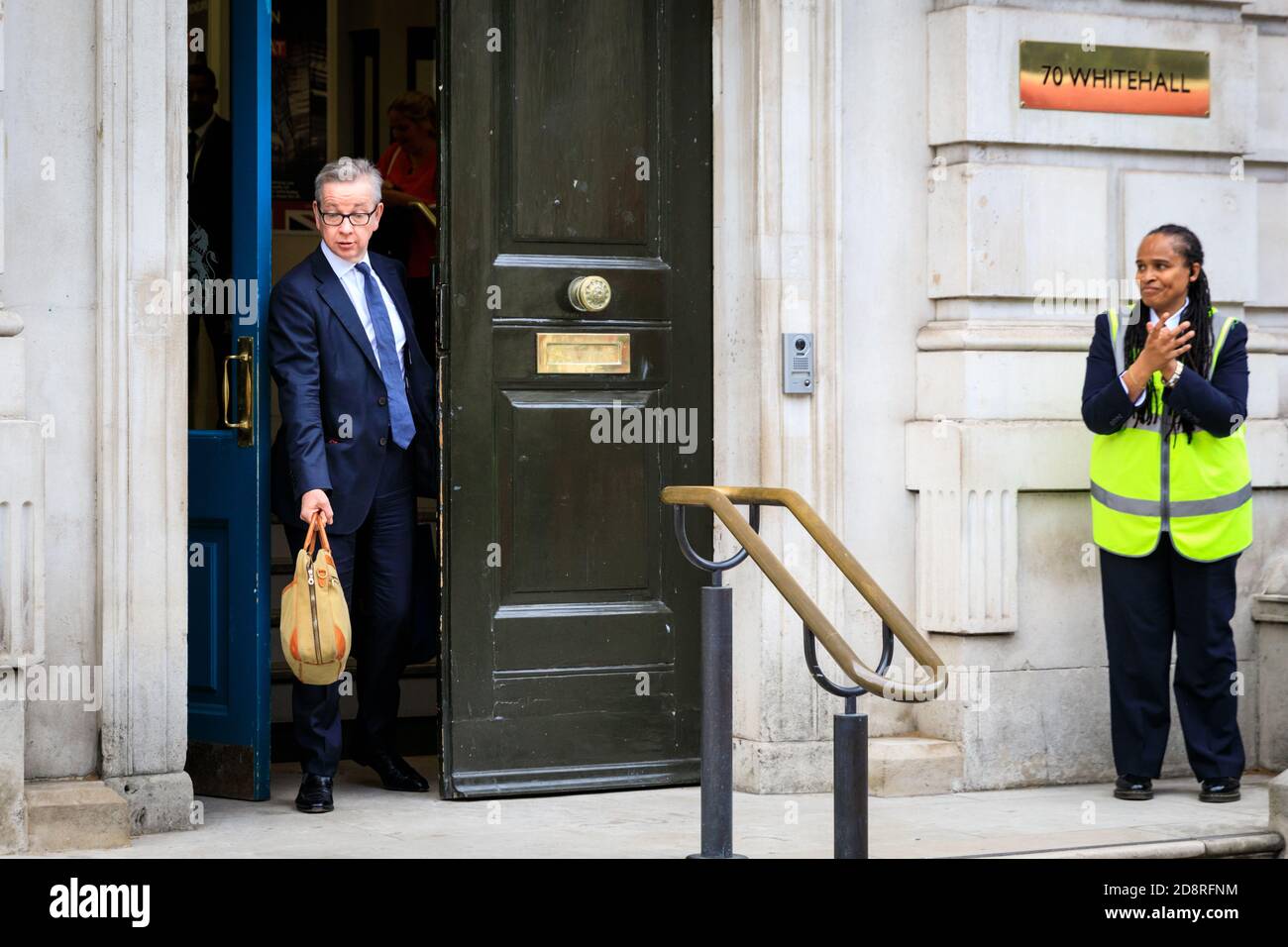 Michael Gove MP, politico del Partito conservatore britannico, Cancelliere del Ducato di Lancaster esce dal Gabinetto a Westminster, Londra Foto Stock