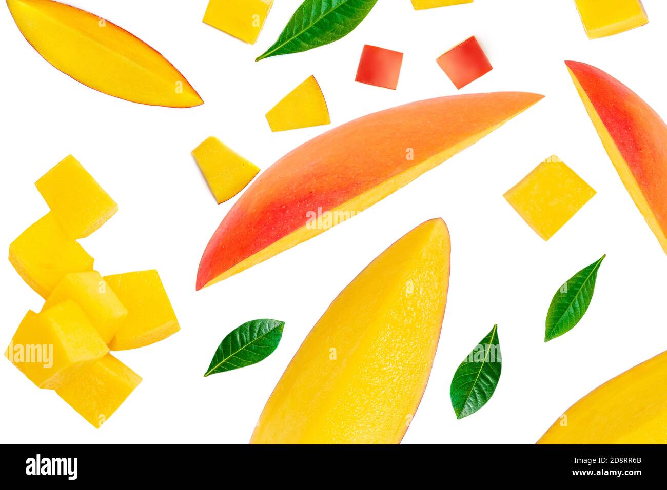 Mango isolato su sfondo bianco. Mucchio di freschi manga tropicali vista dall'alto Foto Stock