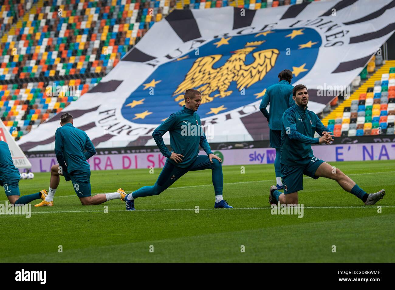 Udine, Italia. udine 2020, Italy, Dacia Arena Friuli Stadium, 01 Nov 2020, AC Milan warm up durante Udinese Calcio vs AC Milan - Italian soccer Serie A match - Credit: LM/Alessio Marini Credit: Alessio Marini/LPS/ZUMA Wire/Alamy Live News Foto Stock