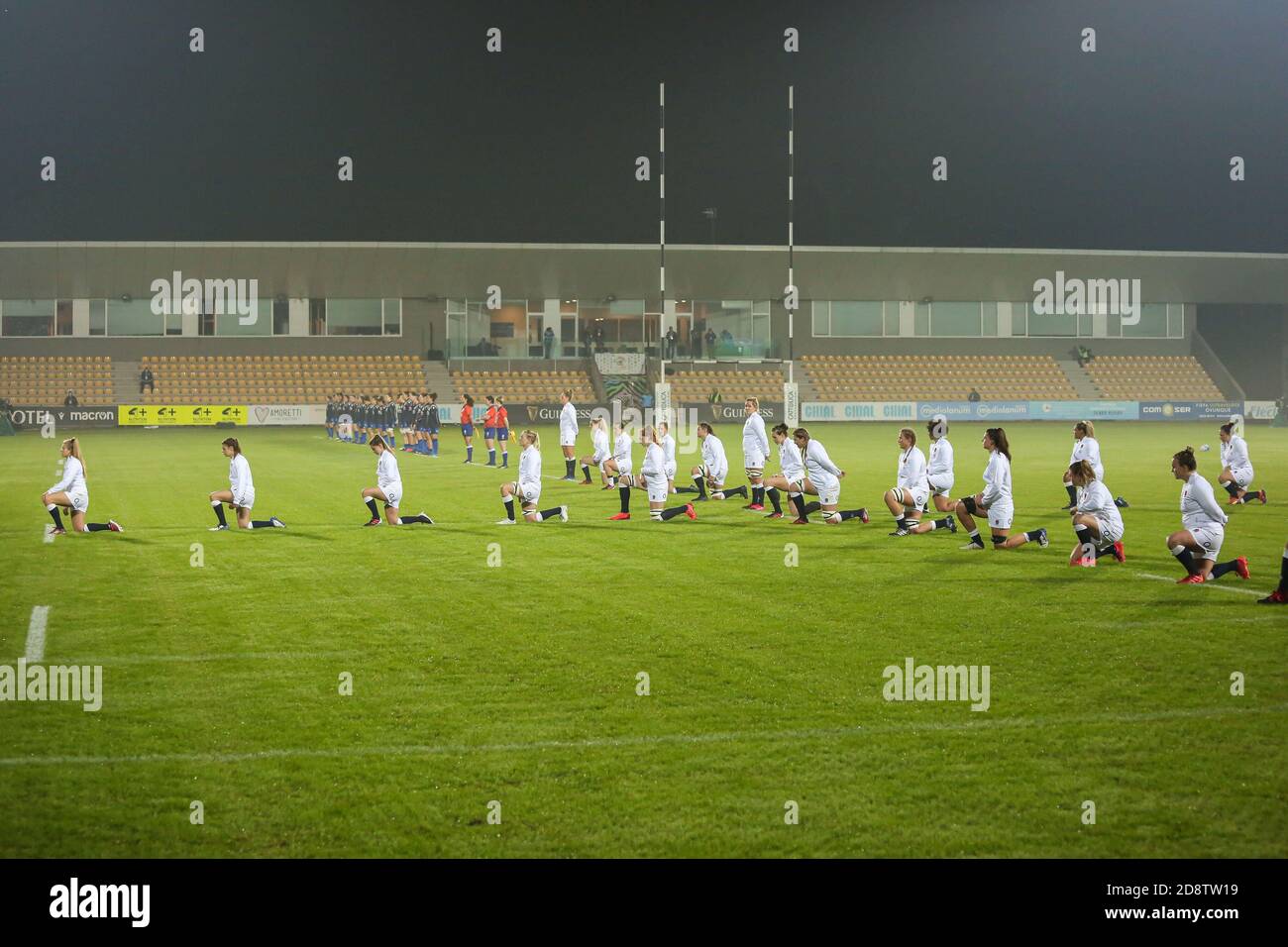 Stadio Sergio Lanfranchi, parma, Italia, 01 Nov 2020, un minuto di silenzio contro il razzismo prima dell'inizio della partita durante le Donne 2020 - Italia vs Inghilterra, Rugby Six Nations match - Credit: LM/Massimiliano Carnabuci/Alamy Live News Foto Stock