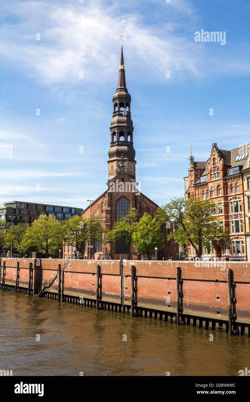 Amburgo, Germania: La storica Chiesa di Santa Caterina (Katharinenkirche), una delle cinque principali chiese luterane Foto Stock