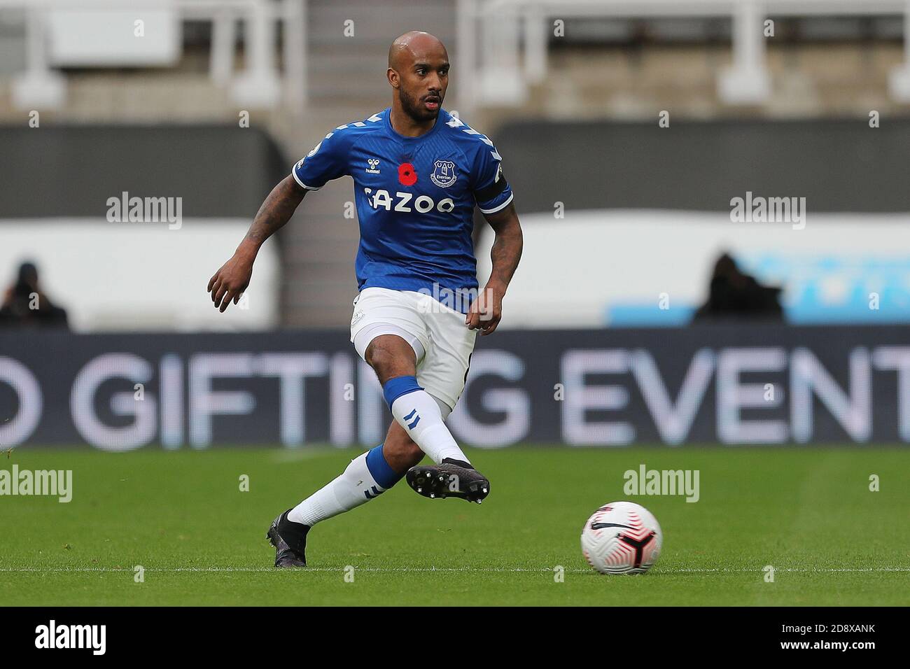 NEWCASTLE UPON TYNE, INGHILTERRA. 1 NOVEMBRE Fabian Delph of Everton durante la partita della Premier League tra Newcastle United ed Everton al St. James's Park, Newcastle, domenica 1 novembre 2020. (Credit: Mark Fletcher | MI News) Credit: MI News & Sport /Alamy Live News Foto Stock