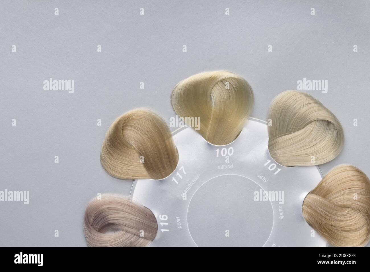 Diversi tipi di campioni di capelli biondi Foto Stock