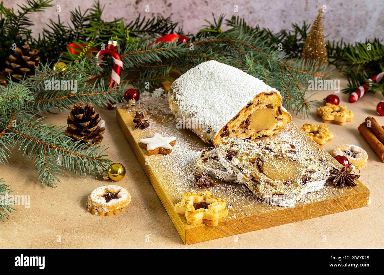 Torta di Natale tradizionale tedesca - Marzipan Stollen Foto Stock