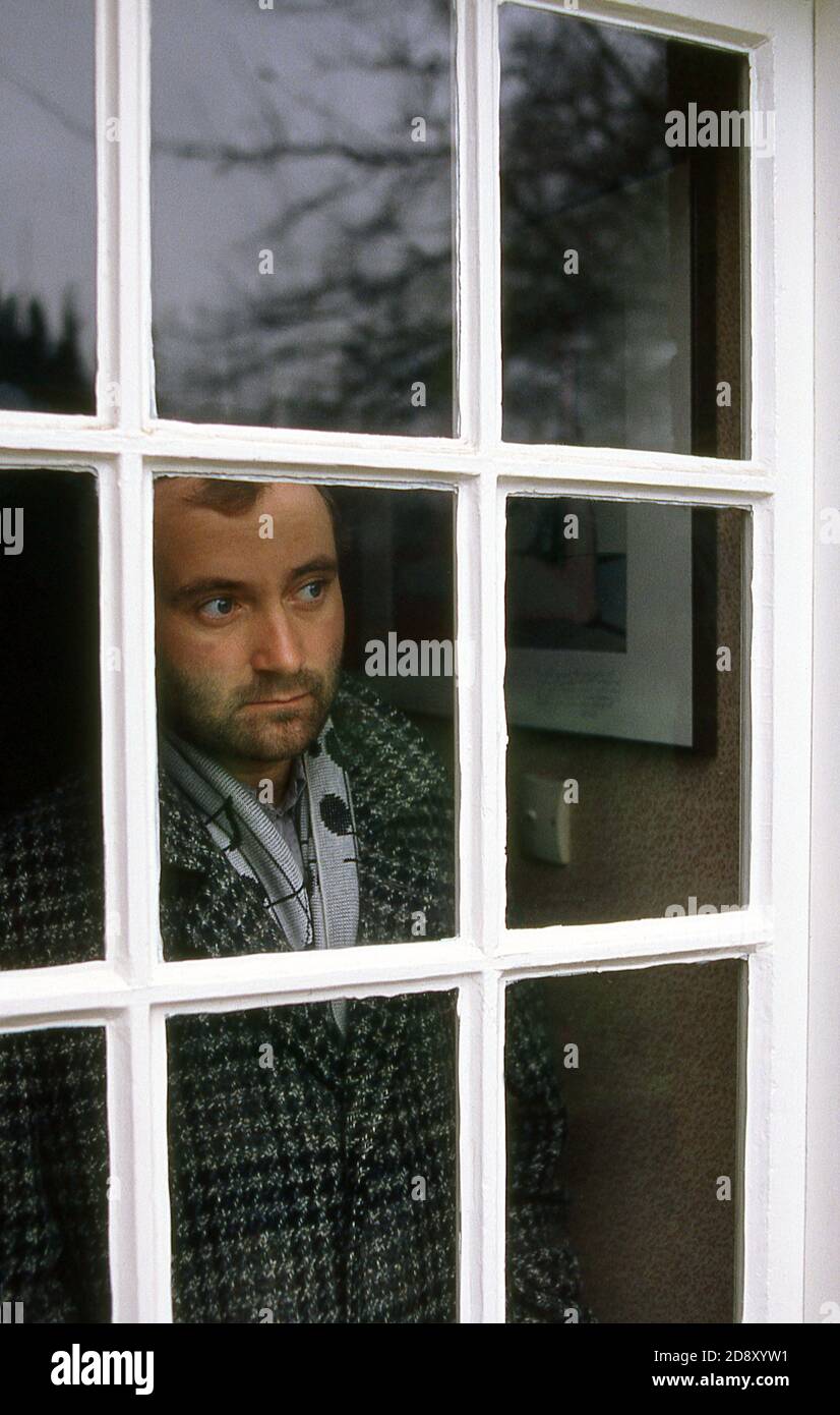 Phil Collins a casa in Surrey Regno Unito 1984 Foto Stock