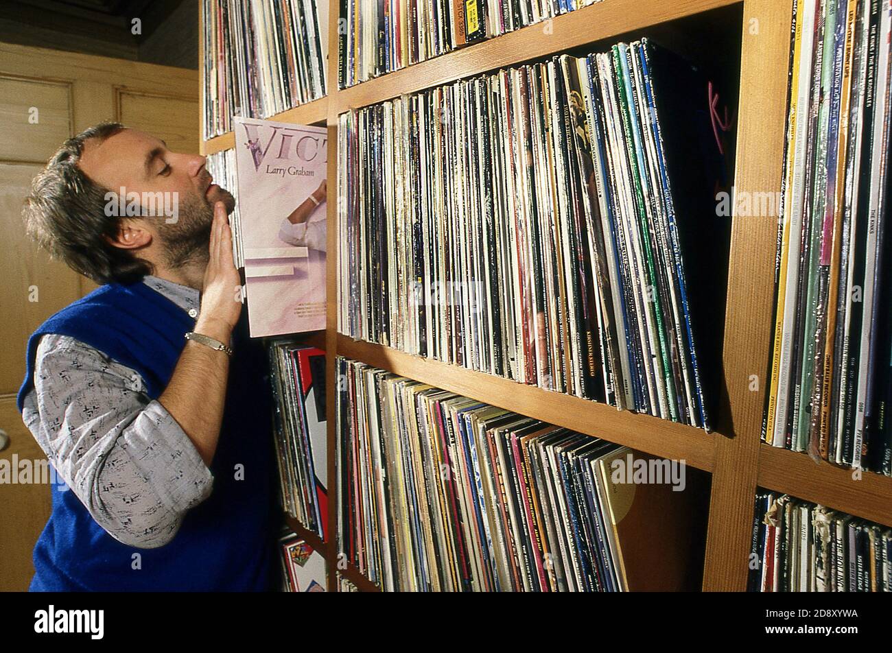 Phil Collins a casa in Surrey Regno Unito 1984 Foto Stock