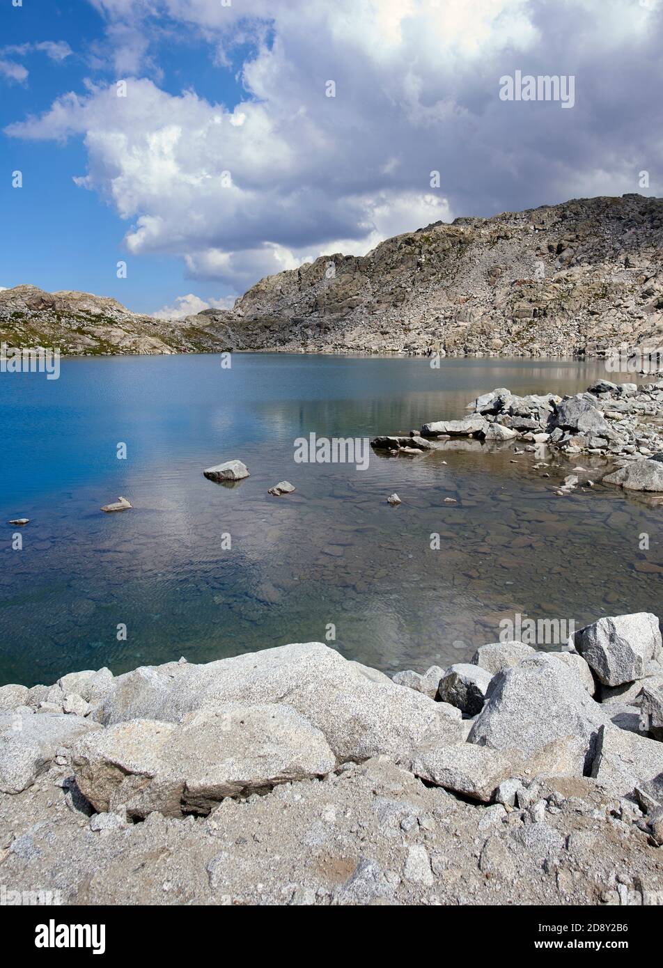 Passo del Tonale (Bs), Iyaly, il lago Monticello più alto nella fossa del Passo del Paradiso nel gruppo del Monte Adamello Foto Stock