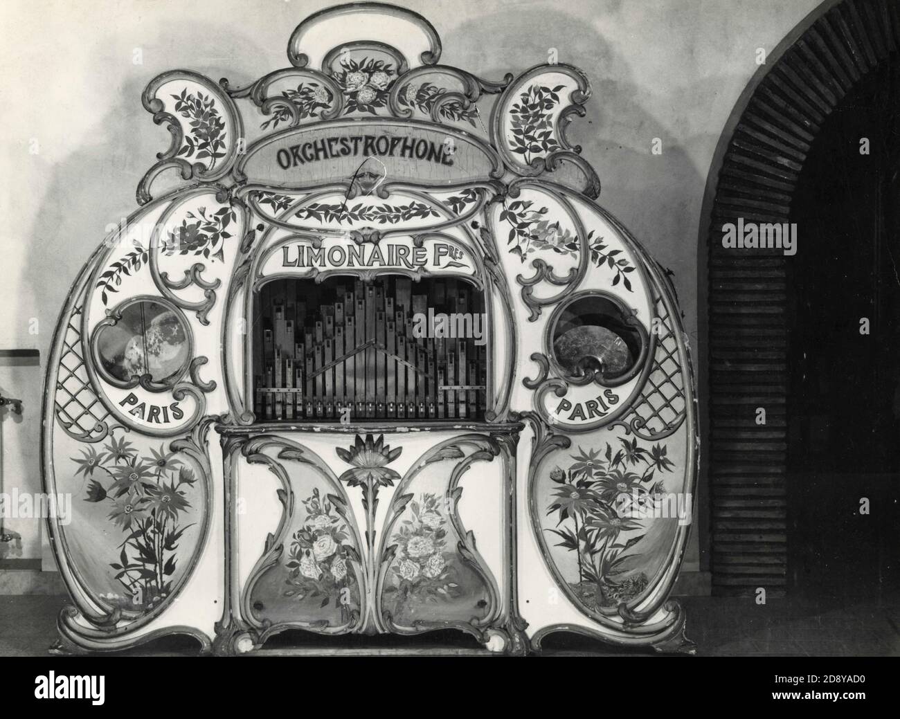 Limonaire Frères organo di strada Orchestrofono con facciata decorata Foto Stock