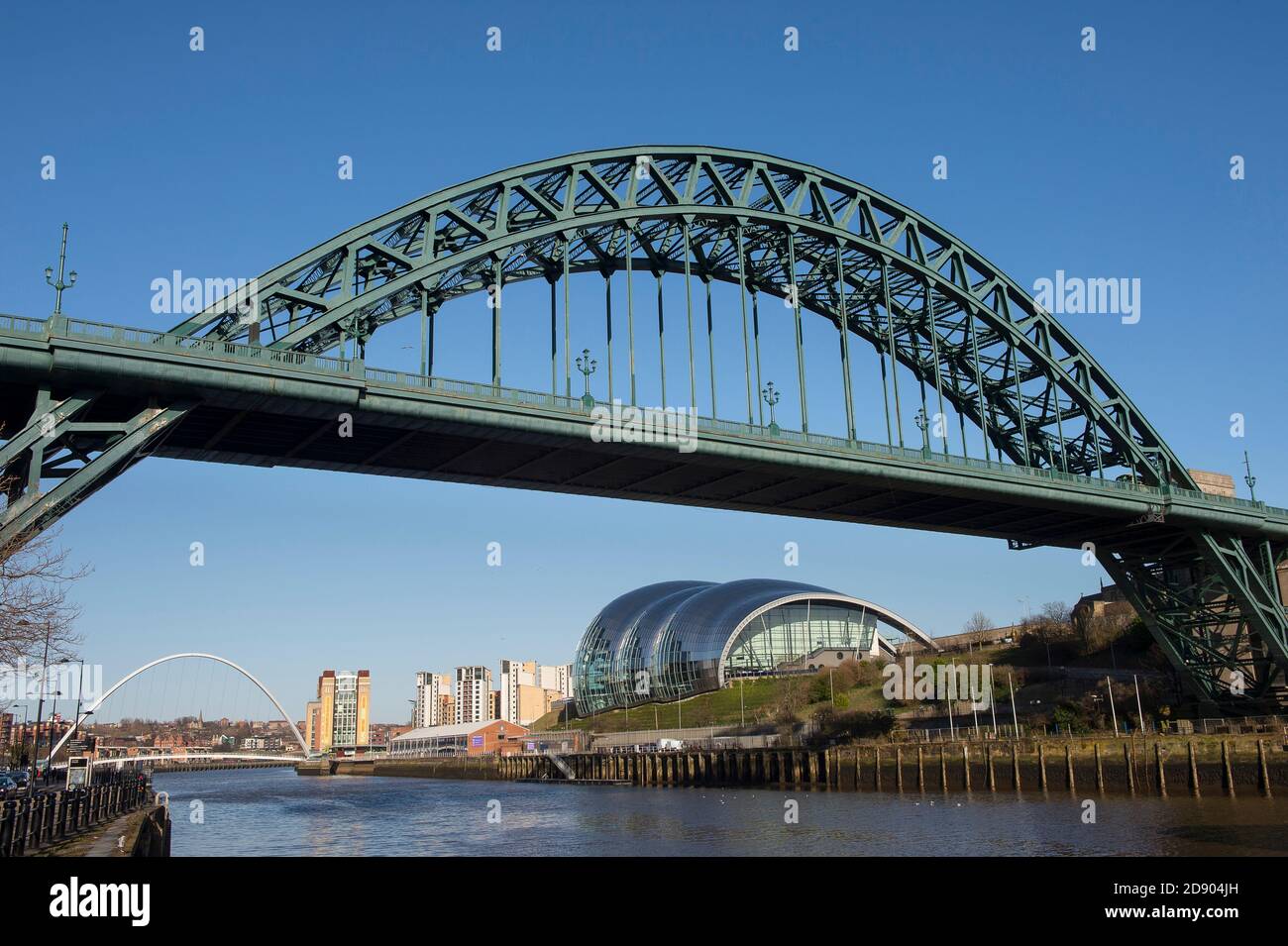 Il ponte Tyne che attraversa il fiume Tyne, che collega Newcastle upon Tyne e Gateshead nel nord-est dell'Inghilterra. Foto Stock