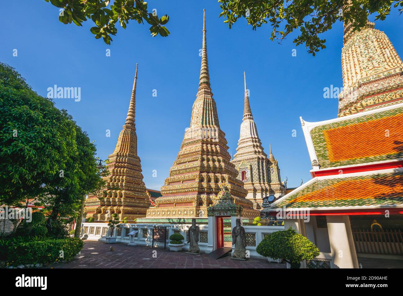 Phra Chedi Rai di Wat Pho a Bangkok in Tailandia Foto Stock