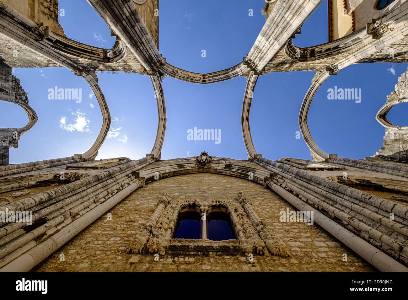 Lisbona, Portogallo - 21 luglio 2020: Il Convento di nostra Signora del Monte Carmelo è un ex convento cattolico situato nella parrocchia civile di Santa Maria Maio Foto Stock